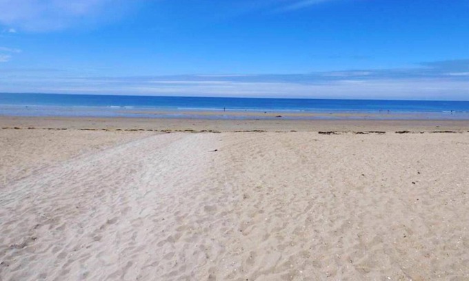 Montmartin-sur-Mer Apartment | Homerez - Nice appartement 2 km away from the beach for 5 ppl. with shared pool