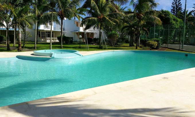 Pointe aux Biches House | Homerez - Nice house for 7 ppl. with shared pool and garden at Trou-aux-Biches