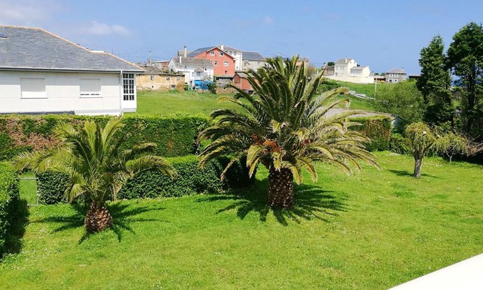 Fazouro House | Homerez - Nice house for 8 ppl. with terrace at Nois, Lugo