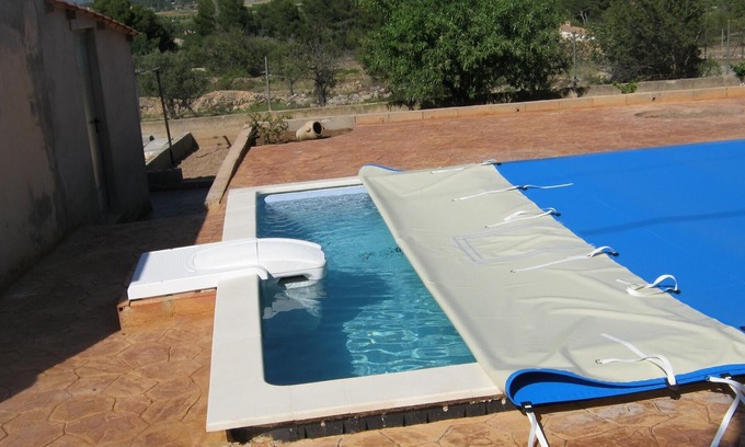 Lliria Villa | Homerez - Nice villa for 6 ppl. with swimming-pool at Liria