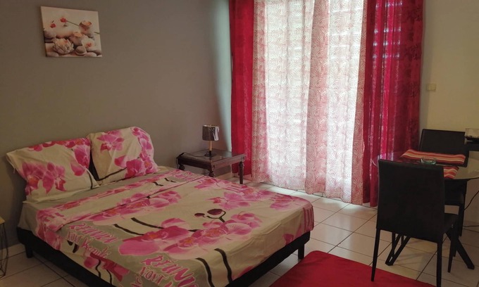 Saint-Denis Apartment | Homerez - Sea view studio, Saint Denis