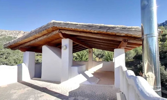Majada Carrasca Apartment | Homerez - Spacious Apartment in Yeste with Shared Pool