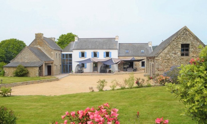 Plougonven House | Homerez - Spacious House in Plougonven with Hot Tubs and Garden