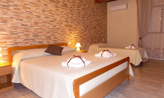 Frascineto House | Homerez - Spacious house for 8 ppl. with balcony at Frascineto