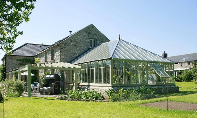 Riverstown House | Homerez - Spacious house for 8 ppl. with garden and terrace at Ballymote