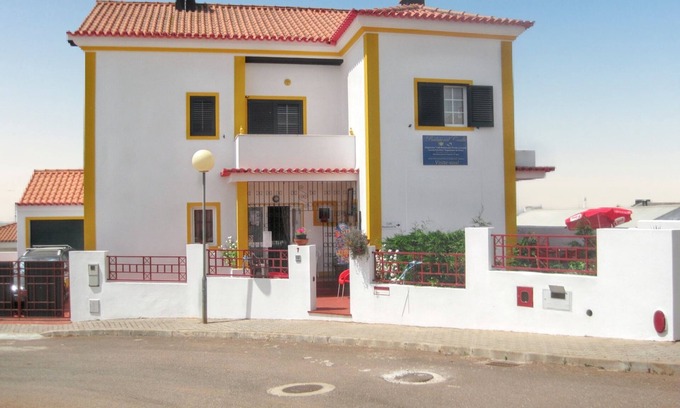 Alandroal House | Homerez - Spacious House in Alandroal with Garden