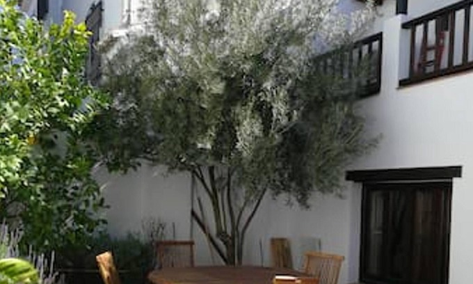 Beiro House | Homerez - Spacious house with terrace and balcony