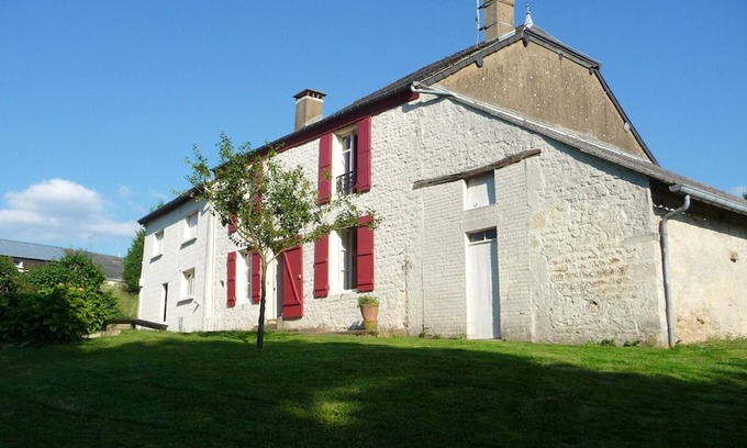 Jandun House | Homerez - Spacious house for 6 ppl. with garden and terrace at Jandun