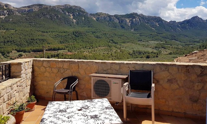 Pauls House | Homerez - Spacious house for 6 ppl. with terrace and balcony at Paüls