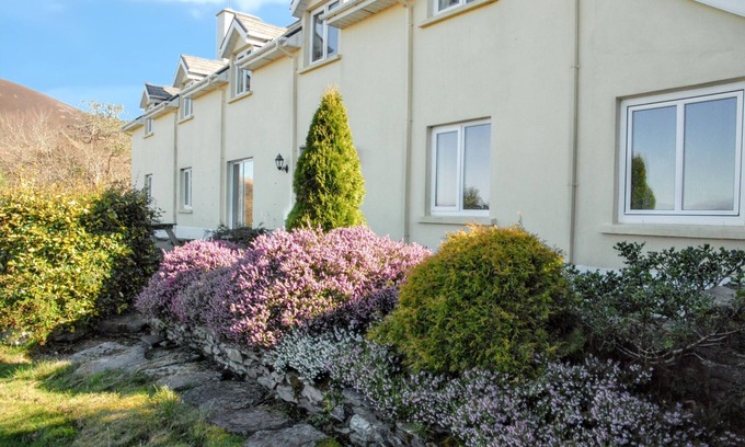 Kells House | Homerez - Spacious house with sea and mountain views