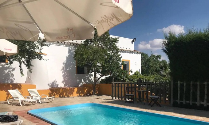 Osuna Villa | Homerez - Spacious villa for 6 ppl. with swimming-pool and terrace at El Saucejo