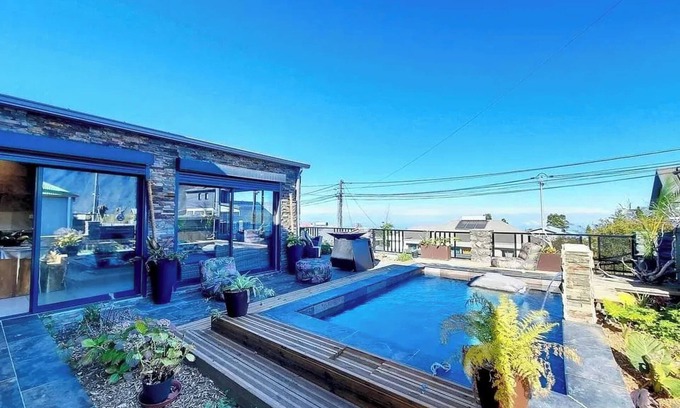 La Plaine des Cafres Villa | Homerez - Spacious Villa with Private Pool in Le Tampon