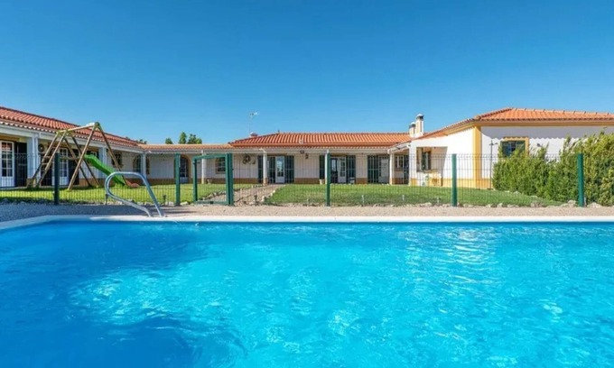 Grandola Villa | Homerez - Spacious villa with private pool in Grândola