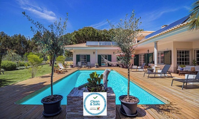 Fornos Villa | Homerez - Spacious villa in Sesimbra with a private year-round pool