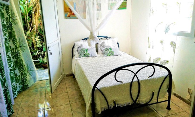 Fontaine de Moutte Apartment | Homerez - Studio 10 km away from the beach for 2 ppl. at Fort-de-France