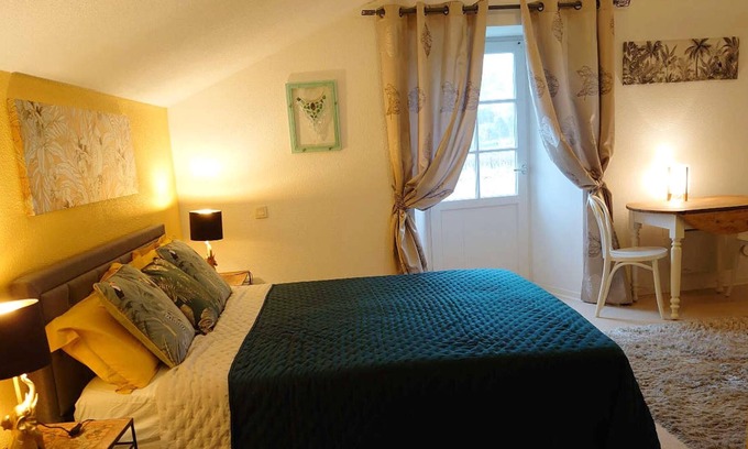 Duravel Apartment | Homerez - Studio for 2 ppl. with shared pool, garden and terrace at Duravel