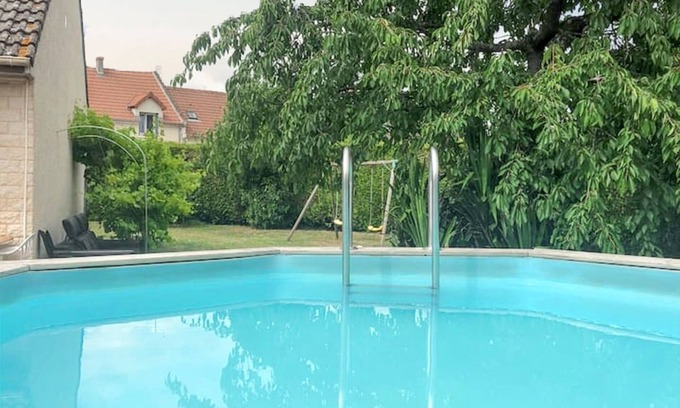 Saint-Martin-Longueau Villa | Homerez - Villa in Saint-Martin-Longueau