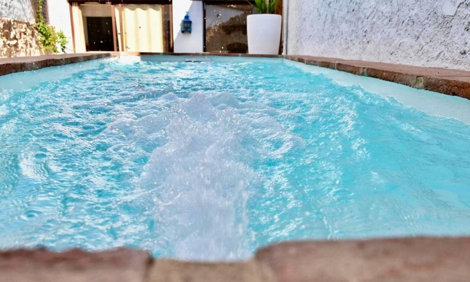 Santa Elena Villa | Homerez - Villa for 8 ppl. with swimming-pool and terrace at Santa Elena