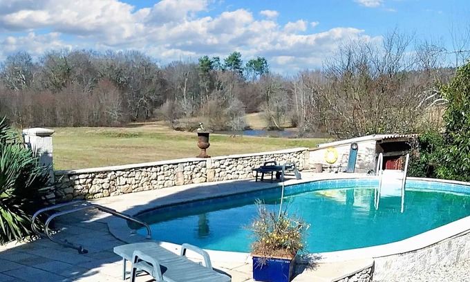 Bosset Villa | Homerez - Villa in Bosset, pool.
