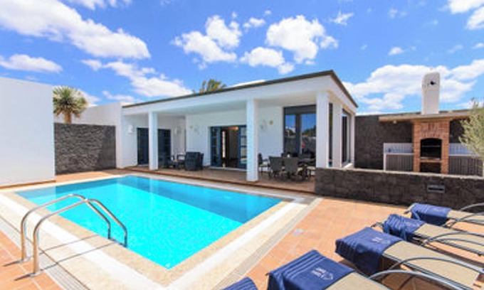 Playa Blanca Villa | Homerez - Villa in Playa Blanca