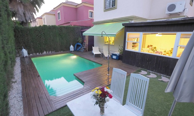 Tomares Villa | Homerez - Villa in Tomares, garden