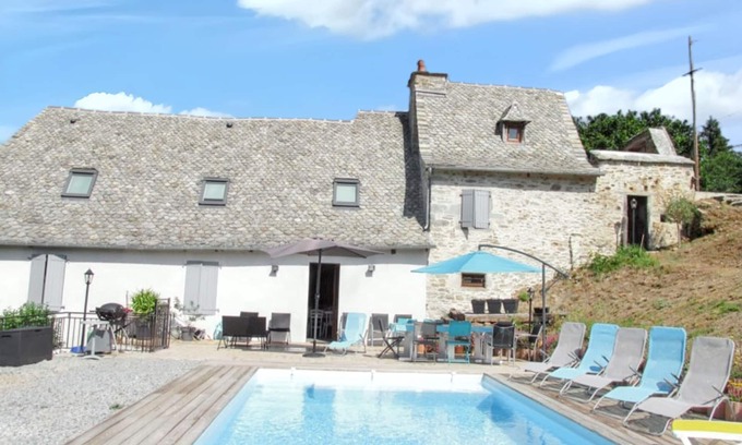 Vieillevie Villa | Homerez - Villa in Vieillevie + private pool