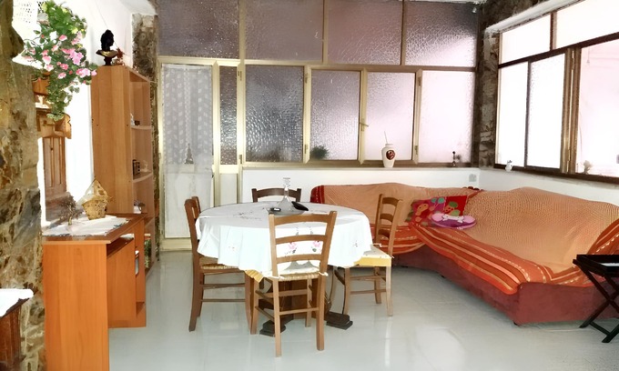 Musei House | Homerez - Warm house in Musei with fenced garden