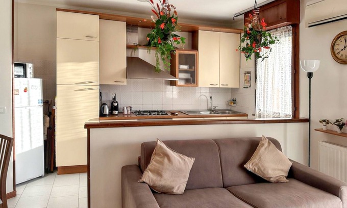 Bogolese Apartment | Homerez - Welcoming apartment in Chiozzola 60 m² with spacious balcony for 5