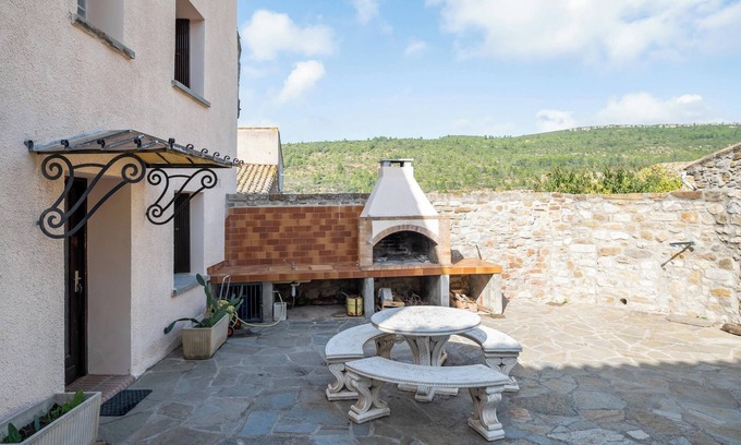 Albas House | Homerez - Welcoming House with Garden in Albas