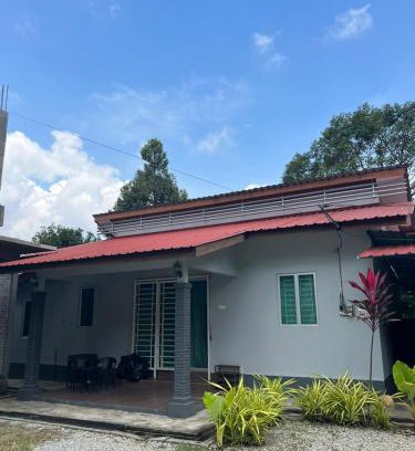 Bayas House | HOMESTAY 1 LANGKAWI GEOPARK 3 BEDROOMS & 3 BATHROOM