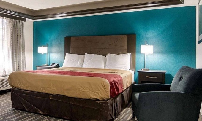 Russellville Hotel | HomeStay Inn & Suites