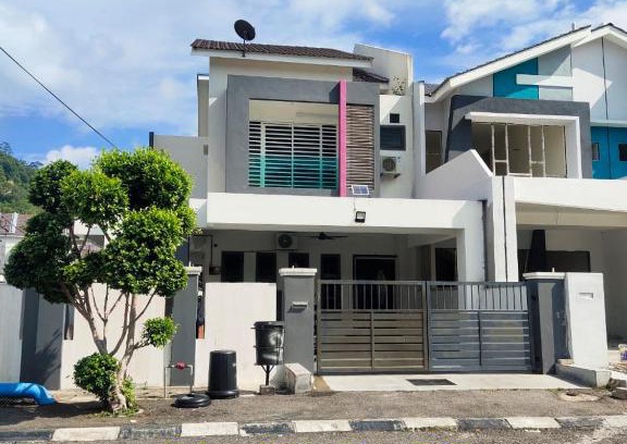 Lumut House | Homestay Mewah Lumut
