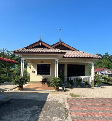 Kampung Seren House | Homestay Nukman Bukit Besi