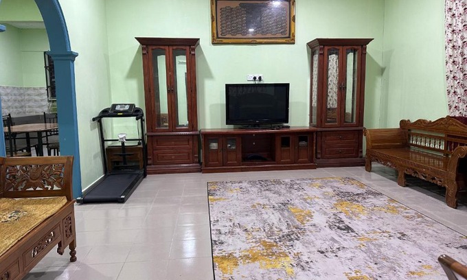 Kampung Pantai Batu Hitam House | Homestay Pantai Batu Hitam Kuantan