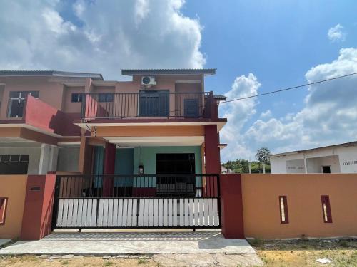 Kampung Bukit Tok Bat House | Homestay ZR