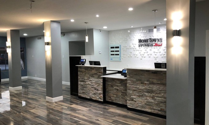Arena District Hotel | HomeTowne Studios San Antonio E - Frost Bank Center