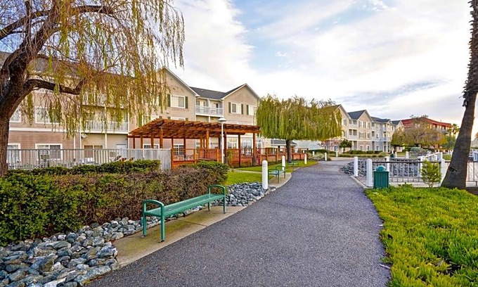 East Peralta Hotel | Homewood Suites by Hilton Oakland-Waterfront