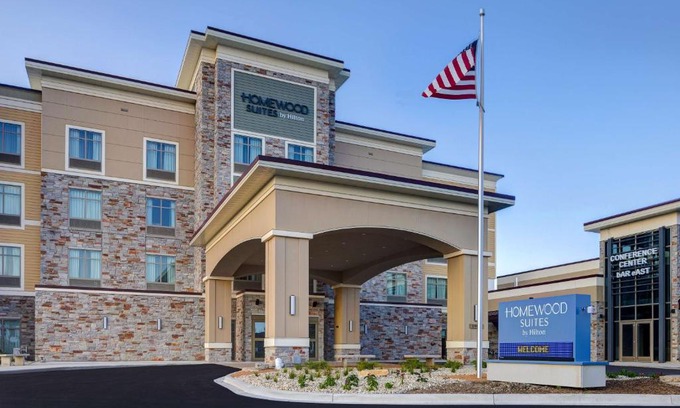 Oak Creek Hotel | Homewood Suites By Hilton Oak Creek Milwaukee