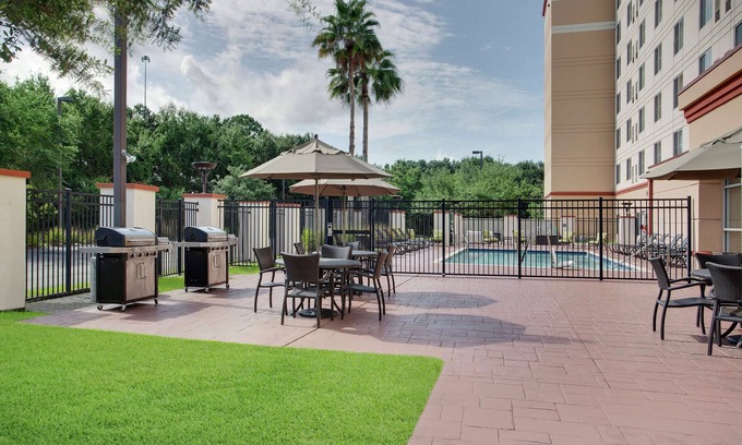 Tampa Hotel | Homewood Suites by Hilton Tampa-Brandon