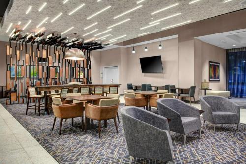 Downtown Richmond Hotel | Homewood Suites by Hilton Richmond-Downtown