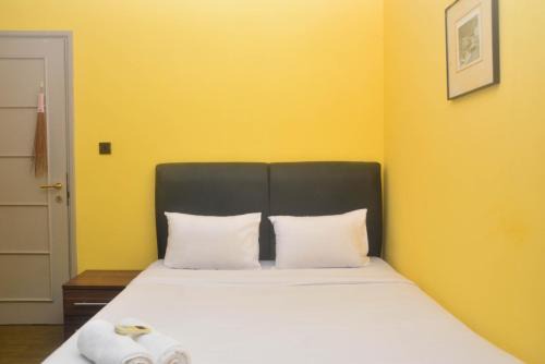 Petamburan Apartment | Homey and Nice 2BR at Semanggi Apartment By Travelio