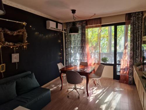Iskar Apartment | Homey art apartment next to Drujba lake Metro stations and bul.Tsarigradsko Shose