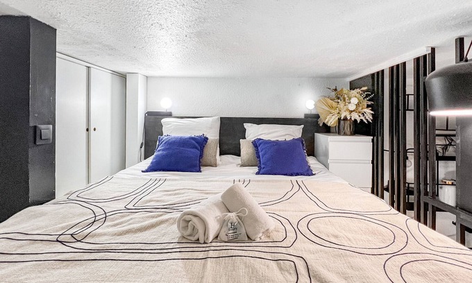 Ambilly Apartment | Homey Deesse - Downtown/Free Netflix and Wifi