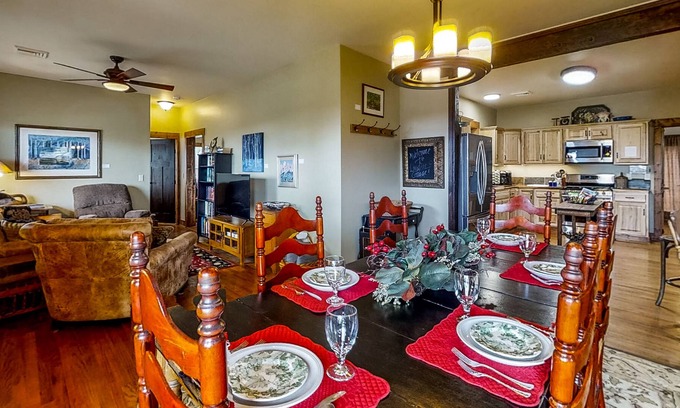 Cortez Cottage | Homey, dog-friendly cottage with big yard & updated kitchen - 1 block to Main St