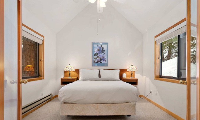 Tahoe National Forest Cabin | Homey Mountain Cabin Retreat, Near Donner Lake