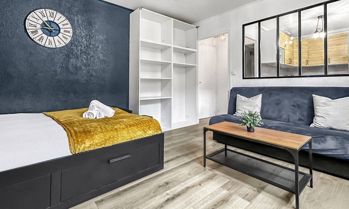 Ambilly Apartment | Homey Velvet - Near tram and Geneva/Free Netflix