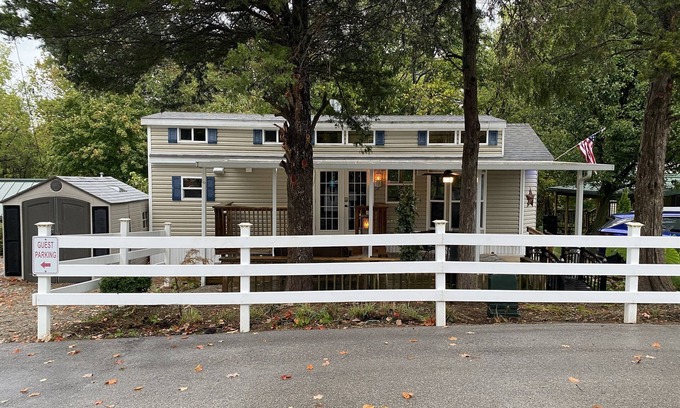 Bloomington Villa | Homey Villa with Loft in Bloomington