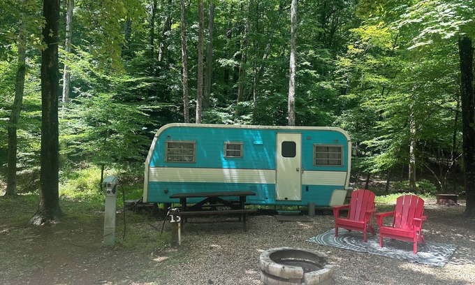 Gnaw Bone House | Homey Vintage Glamper "Betty" in Nashville, Indiana