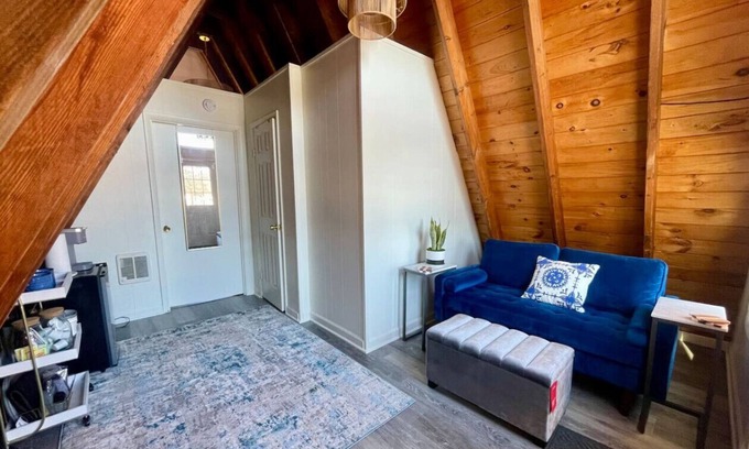 Ellicottville Apartment | Honest Abe Frame @ Sunrise