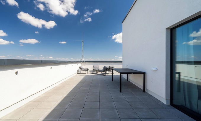 Ricany Apartment | HONEST Ricany